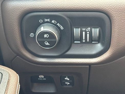 Used 2025 RAM 1500 Laramie w/ Laramie Southwest Edition AWD/4WD image 26