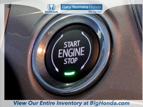 Used 2025 Chevrolet Trax LT w/ Driver Confidence Package image 29