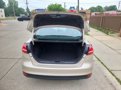 Used 2017 Ford Focus SE image 11