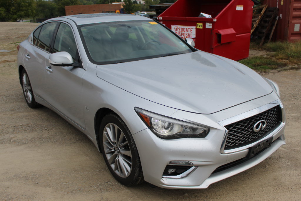 Used 2018 INFINITI Q50 Luxe w/ Essential Package (3.0T Luxe) AWD/4WD image 8