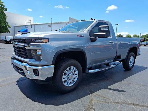 New 2025 Chevrolet Silverado 2500 LT w/ Convenience Package AWD/4WD image 3