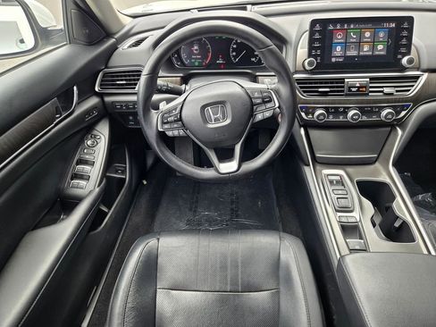 Used 2018 Honda Accord Touring image 13