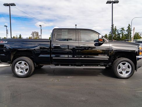 Used 2015 Chevrolet Silverado 2500 LTZ w/ Duramax Plus Package AWD/4WD image 9