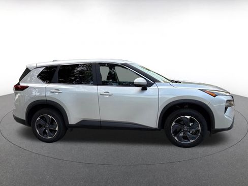 Used 2025 Nissan Rogue SV FWD image 15