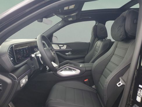 Used 2026 Mercedes-Benz GLS 580 4MATIC image 25