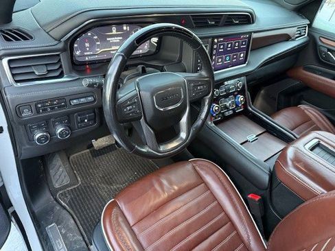 Used 2023 GMC Yukon XL Denali Ultimate image 13