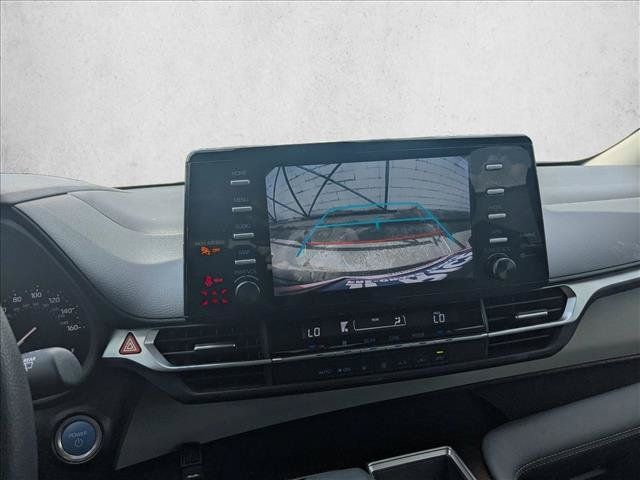Used 2024 Toyota Sienna LE FWD image 12