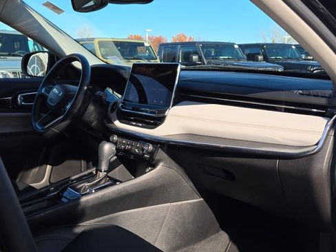 Used 2022 Jeep Compass Limited image 7