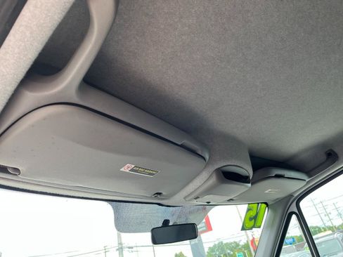 Used 2015 Mercedes-Benz Sprinter 2500 image 31