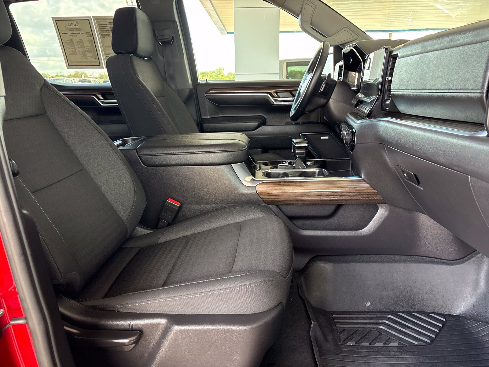 Used 2024 Chevrolet Silverado 1500 LT Trail Boss w/ Convenience Package II AWD/4WD image 18