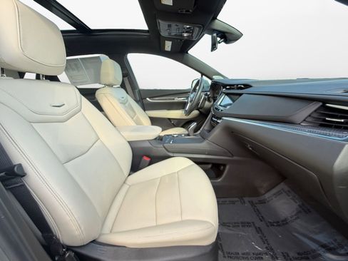 Used 2024 Cadillac XT5 Sportv image 15