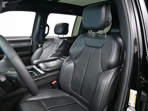 Used 2022 Jeep Wagoneer Series II image 10