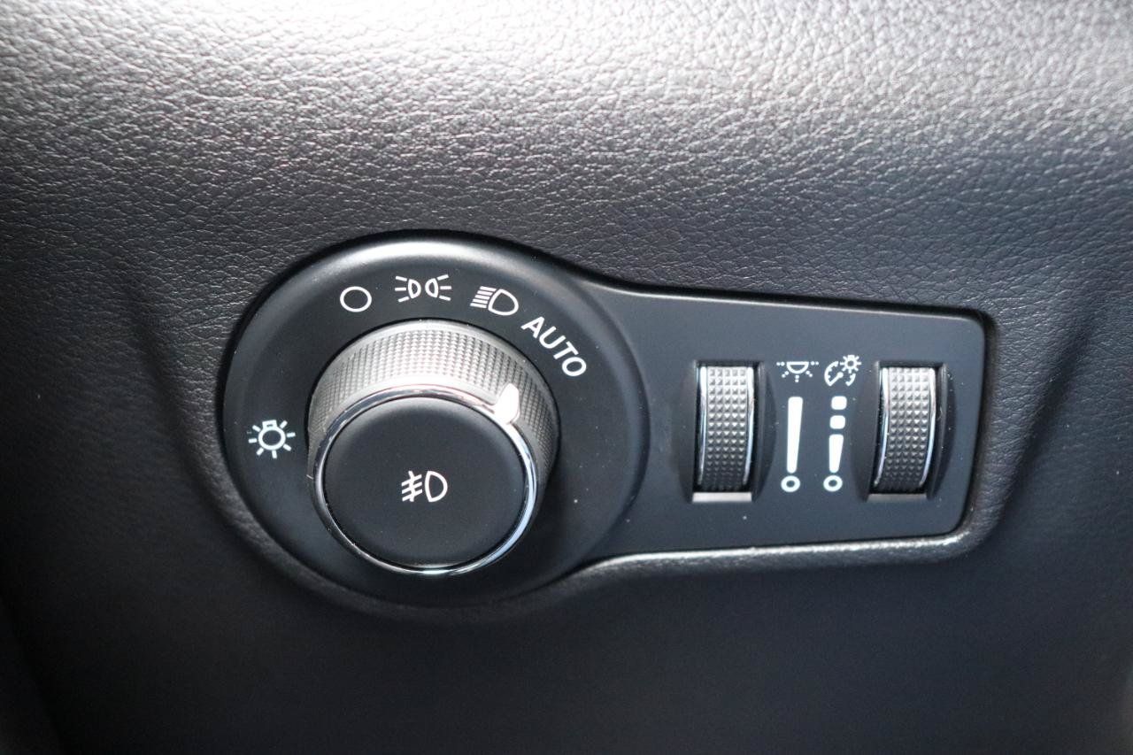 Used 2026 Jeep Compass Limited AWD/4WD image 39