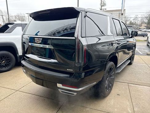 Used 2025 Cadillac Escalade Premium Luxury image 4