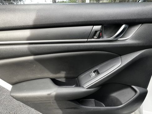 Used 2019 Honda Accord Sport image 29