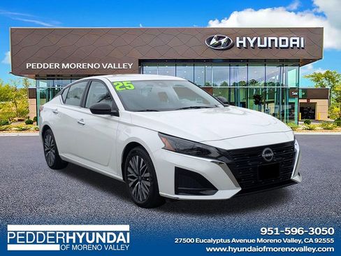 Used 2025 Nissan Altima 2.5 SV image 1