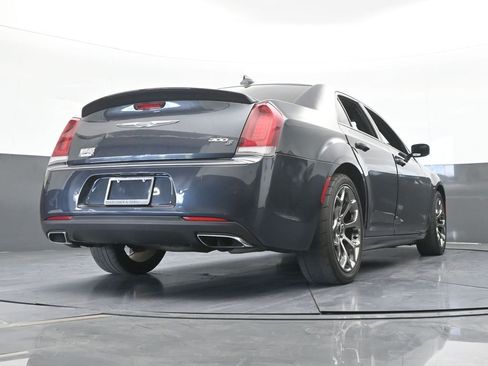 Used 2018 Chrysler 300 S w/ 300S Premium Group RWD image 60