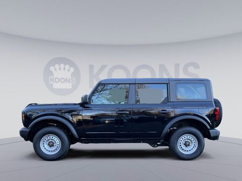 New 2025 Ford Bronco 4-Door image 2