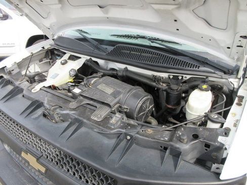 Used 2015 Chevrolet Express 3500 image 36