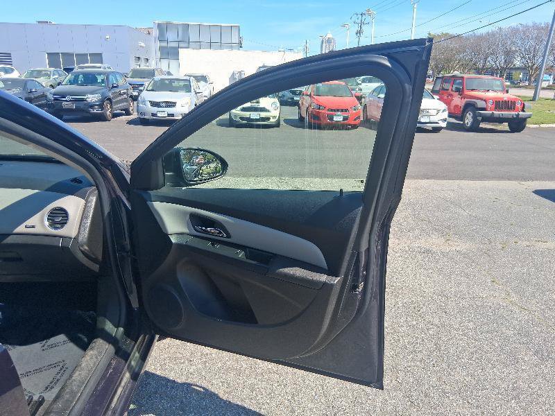 Used 2016 Chevrolet Cruze LS FWD image 18