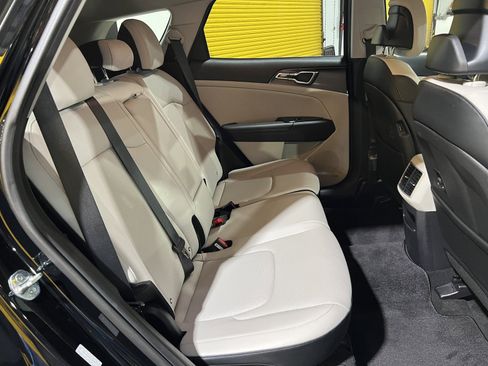 Used 2023 Kia Sportage EX image 17