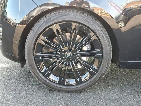 Used 2024 Land Rover Range Rover SE image 16