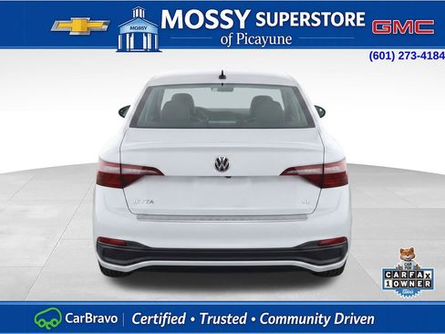 Used 2023 Volkswagen Jetta SE w/ Panoramic Sunroof Package FWD image 9