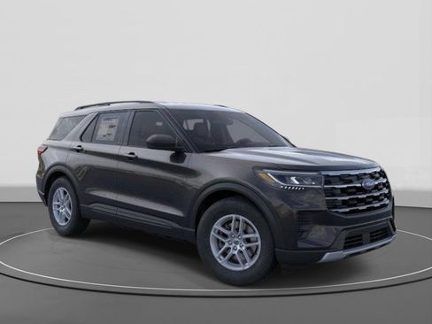 New 2026 Ford Explorer Active RWD image 7