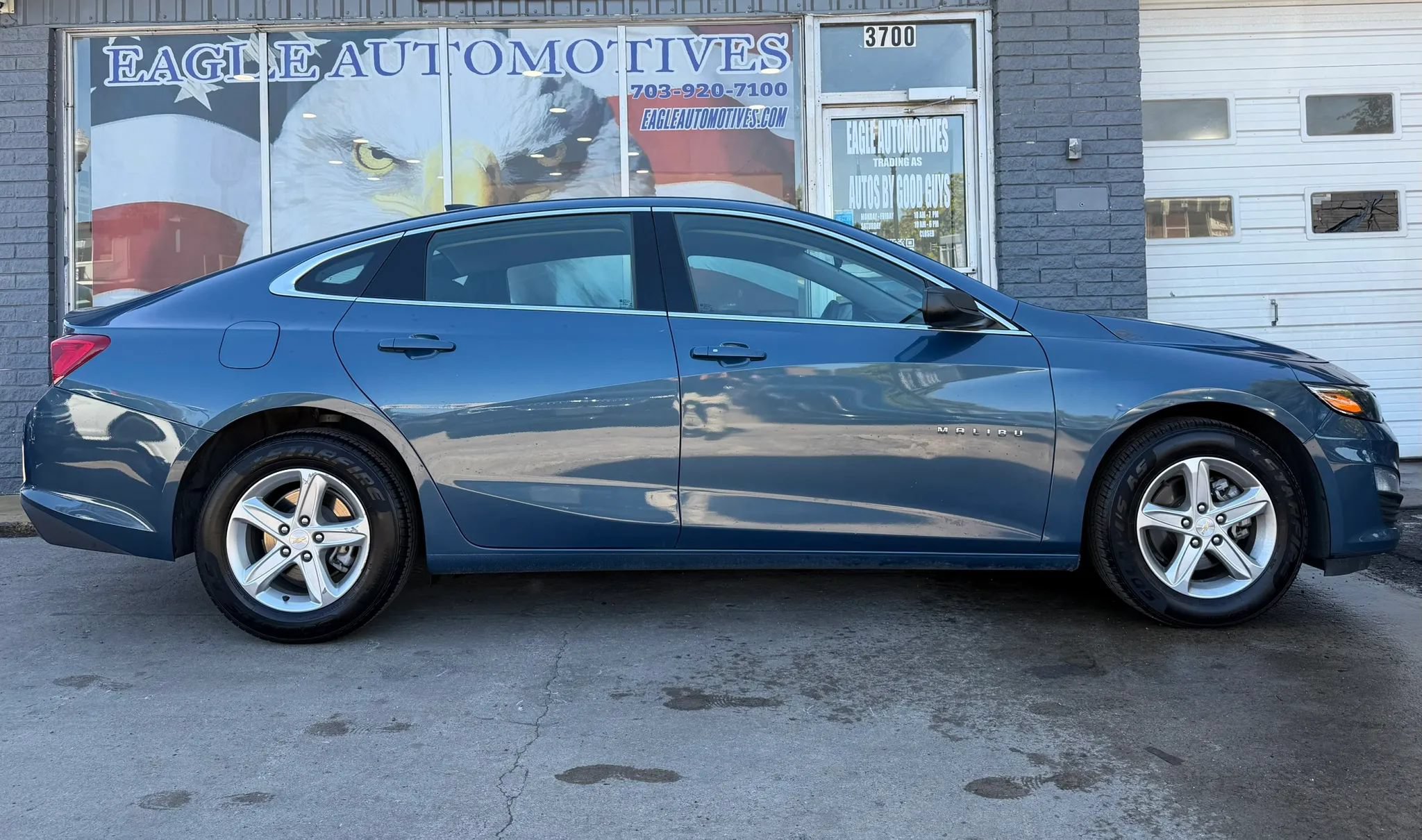 Used 2024 Chevrolet Malibu LS FWD image 2