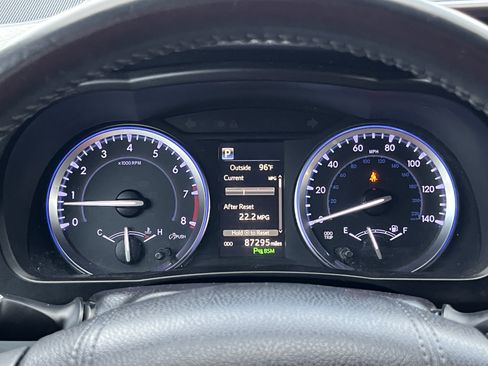 Used 2019 Toyota Highlander Limited FWD image 22