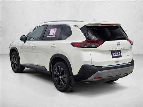 Used 2021 Nissan Rogue SV w/ Premium Package image 8