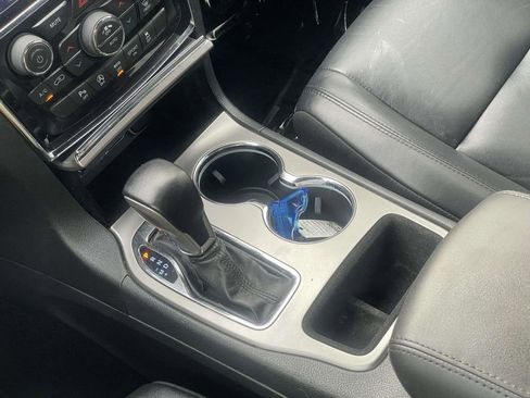 Used 2020 Jeep Grand Cherokee Limited image 17