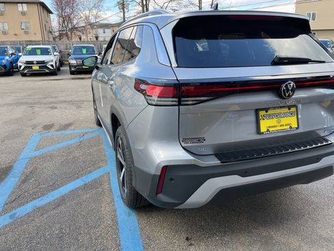 New 2026 Volkswagen Tiguan SE AWD/4WD image 8