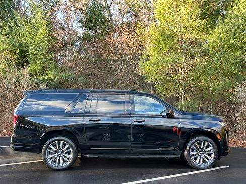 Used 2022 Cadillac Escalade ESV Sport image 6