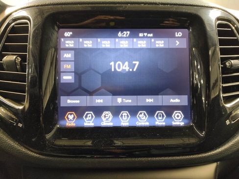 Used 2019 Jeep Compass Limited AWD/4WD image 25
