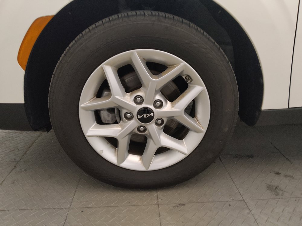 Used 2025 Kia Soul S FWD image 31