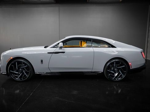 Used 2025 Rolls-Royce Spectre Black Badge w/ Spectre Enhancement Package image 6