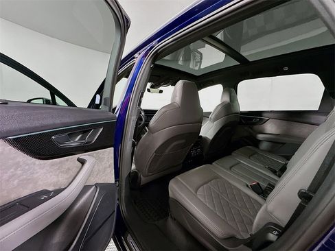 Used 2022 Audi SQ7 Premium Plus w/ SQ7 Executive Package image 17