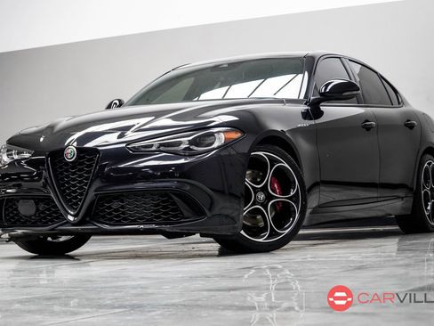 Used 2024 Alfa Romeo Giulia Veloce RWD image 1