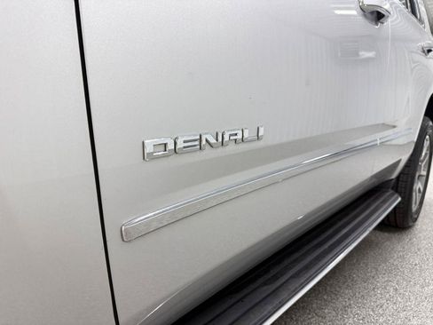Used 2017 GMC Yukon Denali AWD/4WD image 9