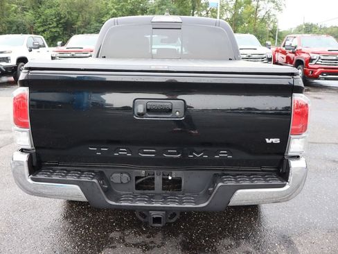 Used 2020 Toyota Tacoma TRD Off-Road AWD/4WD image 33
