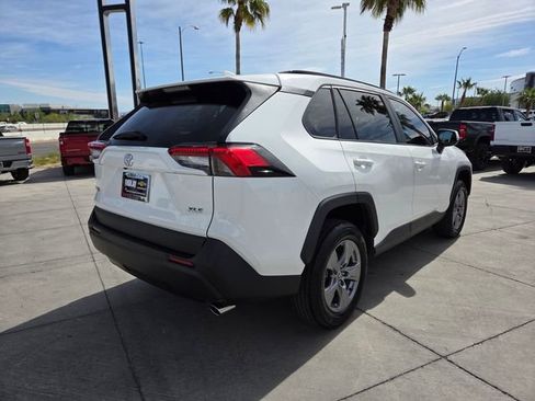 Used 2022 Toyota RAV4 XLE FWD image 6