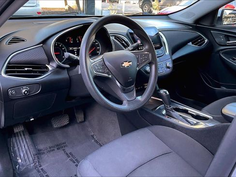 Used 2020 Chevrolet Malibu LT image 17