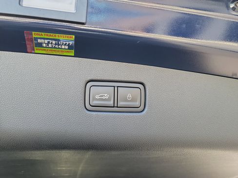 Certified 2023 Genesis GV70 2.5T w/ Sport Prestige Package image 18