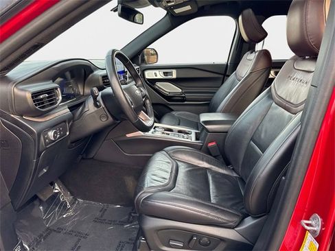 Used 2023 Ford Explorer Platinum w/ Technology Package image 18