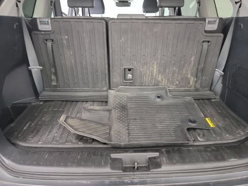 Used 2021 Toyota Highlander XLE FWD image 26