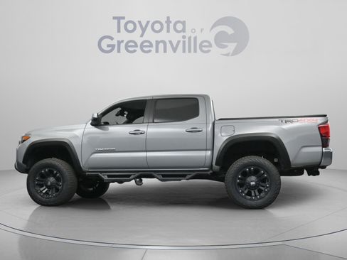 Used 2019 Toyota Tacoma TRD Off-Road image 6