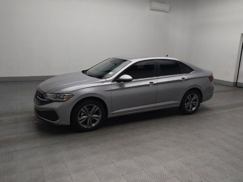 Used 2024 Volkswagen Jetta SE image 2