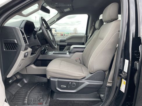 Used 2017 Ford F150 XLT w/ Equipment Group 302A Luxury image 16