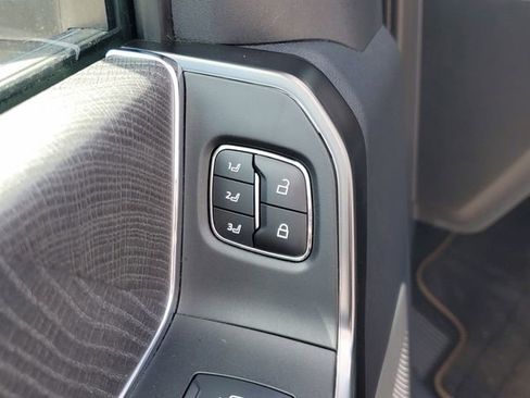 Used 2024 Ford F250 Platinum AWD/4WD image 21